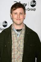 los angeles, 10 jan - johnny pemberton woont het abc tca winter 2013-feest bij in het langham huntington hotel op 10 januari 2013 in pasadena, ca foto