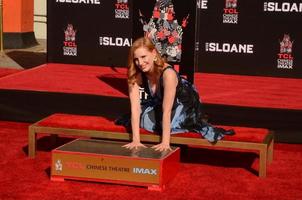 los angeles, 3 nov - jessica chastain bij de jessica chastain hand- en voetafdrukceremonie in tcl chinese theater imax op 3 november 2016 in los angeles, ca foto