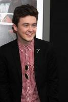 los angeles, 20 aug - jake roche of rixton bij de if I stay première in tcl chinese theater op 20 augustus 2014 in los angeles, ca foto