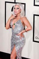 los angeles, 8 februari - lady gaga bij de 57e jaarlijkse grammy awards aankomsten bij een nietjescentrum op 8 februari 2015 in los angeles, ca foto