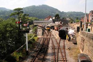 llangollen in Wales in juni 2020. uitzicht op het treinstation van llangollen foto