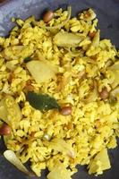 poha - een snack gemaakt van geslagen rijst