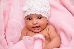 schattige kleine Afro-Amerikaanse babymeisje - zwarte mensen foto