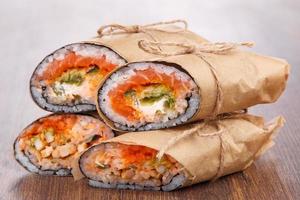 sushi burrito - nieuw trendy foodconcept foto