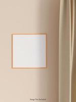 moderne en minimalistische vierkante houten poster of fotolijst mockup aan de muur in de woonkamer. 3D-rendering. foto