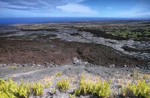 verlaten landschap in ketting van kraters weg