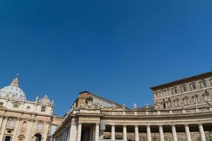 gebouwen in vaticaan, de heilige stoel in rome, italië. onderdeel van de Sint-Pietersbasiliek. foto