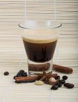 espressokoffie in een glas foto