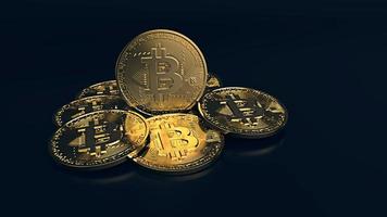 stapel bitcoin digitale valuta. cryptocurrency btc het nieuwe virtuele geld close-up 3d render van gouden bitcoins op zwarte achtergrond foto