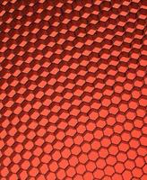 close up van zwarte net. rood licht. foto