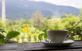 koffie in witte kop foto