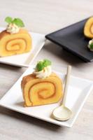 ananas swiss roll cake foto