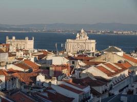 lissabon aan de rivier de Taag foto