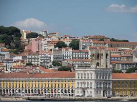 lissabon aan de rivier de Taag foto