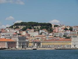 lissabon aan de rivier de Taag foto