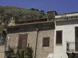 sicilia eiland met de stad palermo foto