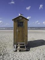 strand en duinen op het eiland Spiekeroog foto