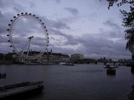 londen stad bij nacht foto