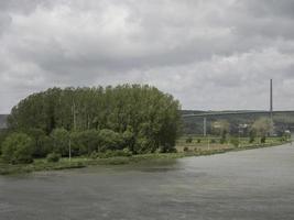 de rivier de seine neasr rouen in frankrijk foto