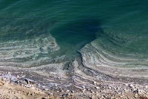 de Dode Zee is een zoutmeer tussen Israël, Jordanië en de westelijke oever van de rivier de Jordaan. foto