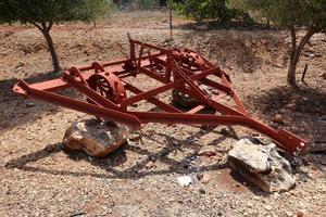 oude landbouwmachines in Israël foto