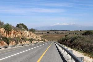 mount hermon ligt op de grens van israël, syrië en libanon foto