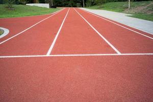 atletiekbaan en veld foto