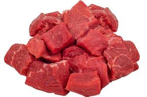 Rauw vlees rundvlees in blokjes gesneden, semur geïsoleerd op witte achtergrond foto