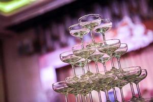 champagne glazen toren voor vieren in evenement feest