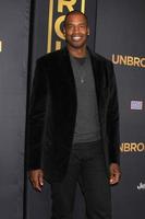 los angeles, 15 dec - jason collins bij de unbroken, los angeles première in het dolby theater op 15 december 2014 in los angeles, ca foto