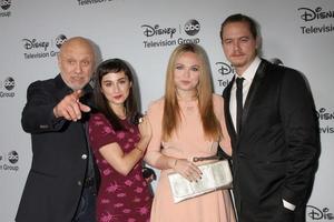 los angeles, 17 jan - hector elizondo, molly ephraim, amanda fuller, christoph sanders bij de disney-abc televisiegroep 2014 winterpers tour party aankomsten op 17 januari 2014 in pasadena, ca foto