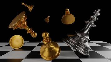 de koning in de strijd van het schaakspel staat op een schaakbord met een zwarte geïsoleerde achtergrond. concept bedrijf foto