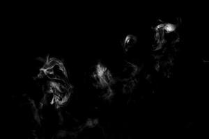 abstract poeder of rookeffect geïsoleerd op zwarte achtergrond foto