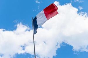franse vlag wappert in de wind foto