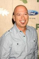 los angeles, 12 sep - howie mandel arriveert op de 7e jaarlijkse fox fall eco-casino party bij de boekbinderij op 12 september 2011 in culver city, ca foto