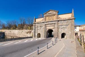 sant'agostino deur. een van de vier poorten van de Venetiaanse muren van de bovenste bergamo foto