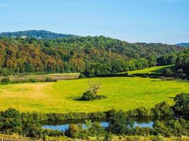 hdr uitzicht op het platteland in chepstow foto