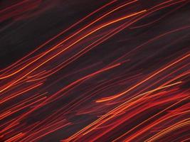 vuur vlammen met vonken op een zwarte background.by schieten op hoge snelheid. foto