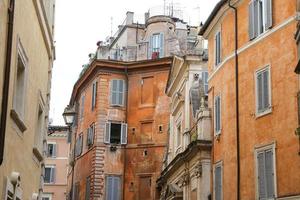 gevel van gebouwen in rome, italië foto