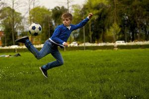 kind voetballen