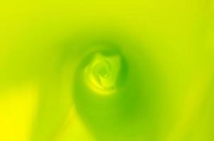 onscherpe achtergrond van rollende jonge groene bananenblad voor achtergrond en textuur. foto