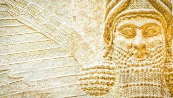 Mesopotamische kunst was bedoeld om te dienen als een manier om machtige heersers en hun verbinding met goddelijkheid te verheerlijken foto