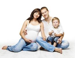 familieportret, zwangere moeder vader kind jongen, ouders en kind foto