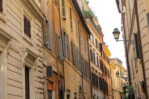 gevel van gebouwen in rome, italië foto