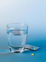 antidepressivum pil en glas water