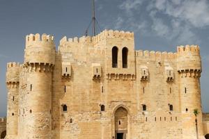 citadel van qaitbay in alexandria, egypte foto