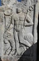 standbeeld in de oude stad van ephesus, izmir, turkije foto