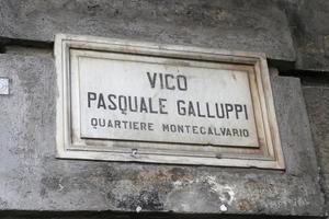 vico pasquale galluppi straatnaambord in napels, italië foto