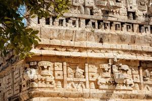 oude ruïnes in chichen itza foto