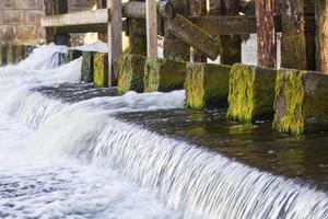 de oude dam repareren foto